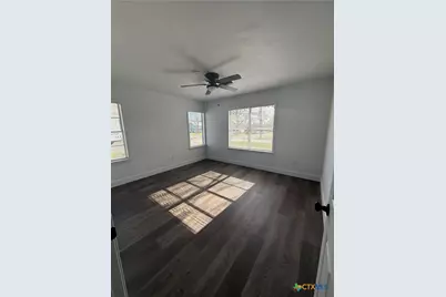 801 Hopkins St., Yoakum, TX 77995 - Photo 5