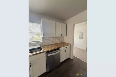 801 Hopkins St., Yoakum, TX 77995 - Photo 21