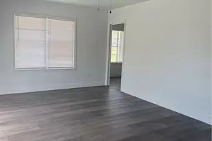 801 Hopkins St, Yoakum, TX 77995 - Photo 21