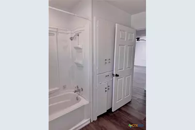 801 Hopkins St., Yoakum, TX 77995 - Photo 9