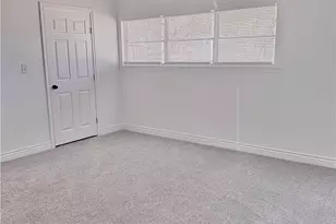 801 Hopkins St, Yoakum, TX 77995 - Photo 27