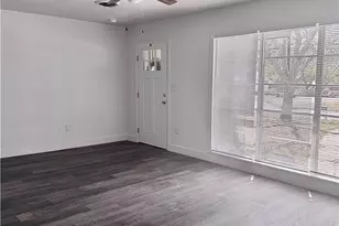 801 Hopkins St, Yoakum, TX 77995 - Photo 19