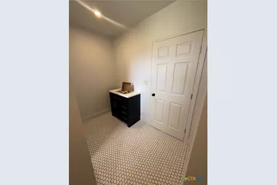 801 Hopkins St., Yoakum, TX 77995 - Photo 17