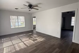 801 Hopkins St, Yoakum, TX 77995 - Photo 1