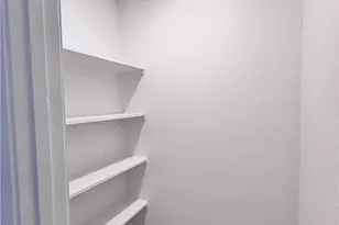 801 Hopkins St, Yoakum, TX 77995 - Photo 23