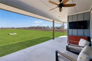 5476 County Rd 427, Stockdale, TX 78160 - Photo 7