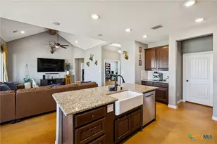 5476 County Rd 427, Stockdale, TX 78160 - Photo 17