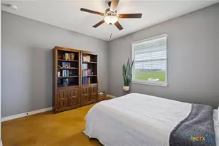 5476 County Rd 427, Stockdale, TX 78160 - Photo 25