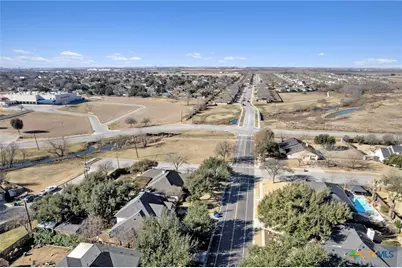 3949 Pinehurst Drive, Taylor, TX 76574 - Photo 15