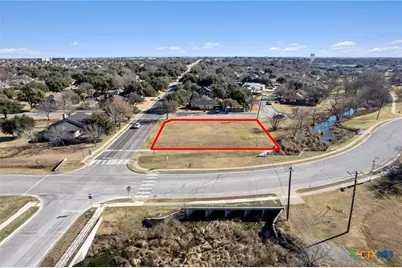 3949 Pinehurst Drive, Taylor, TX 76574 - Photo 3