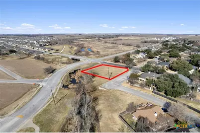 3949 Pinehurst Drive, Taylor, TX 76574 - Photo 7