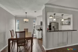 1051 Country Club Dr, Seguin, TX 78155 - Photo 3