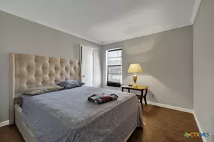 1051 Country Club Dr, Seguin, TX 78155 - Photo 7