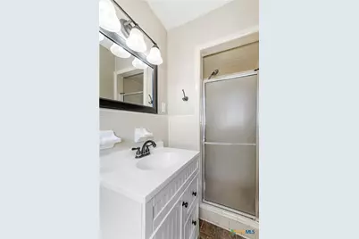 121 Bonham Street, Port Lavaca, TX 77979 - Photo 11