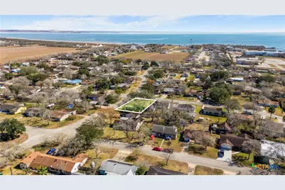 121 Bonham Street, Port Lavaca, TX 77979 - Photo 25