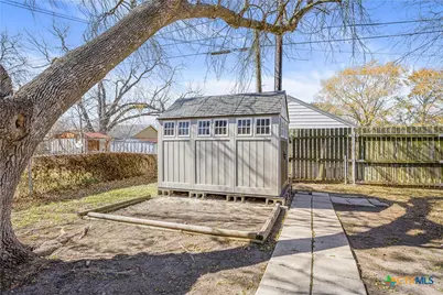 121 Bonham Street, Port Lavaca, TX 77979 - Photo 23