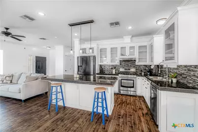 307 Stone Gate Drive, Victoria, TX 77904 - Photo 5