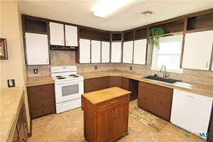 1001 E Main St, Little River Academy, TX 76554 - Photo 9