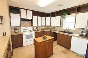 1001 E Main St, Little River Academy, TX 76554 - Photo 7