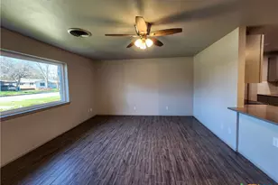 362 Lockener Ave, New Braunfels, TX 78130 - Photo 7