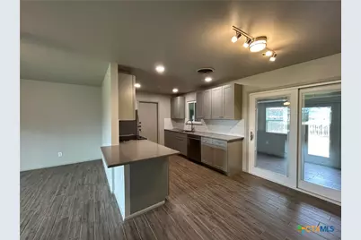 362 Lockener Avenue, New Braunfels, TX 78130 - Photo 9