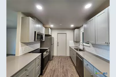 362 Lockener Avenue, New Braunfels, TX 78130 - Photo 11