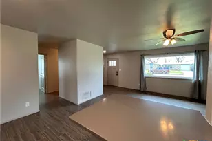 362 Lockener Ave, New Braunfels, TX 78130 - Photo 17