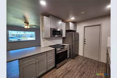 362 Lockener Avenue, New Braunfels, TX 78130 - Photo 13