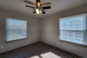 362 Lockener Ave, New Braunfels, TX 78130 - Photo 21