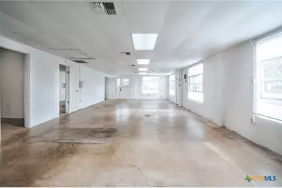 305 N Laurent Street, Victoria, TX 77901 - Photo 25