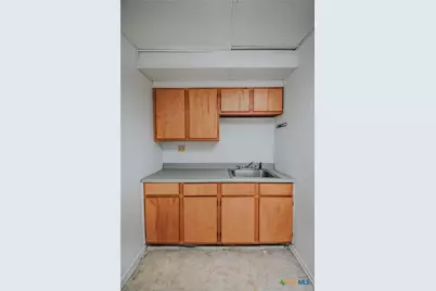 305 N Laurent Street, Victoria, TX 77901 - Photo 17