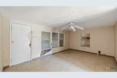 510 Volunteer Street, Seguin, TX 78155 - Photo 11