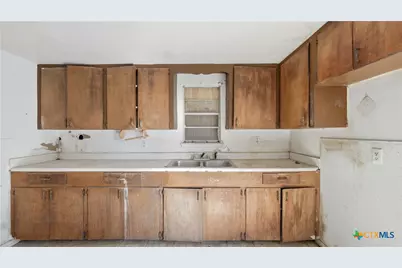 510 Volunteer Street, Seguin, TX 78155 - Photo 3