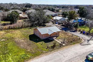 510 Volunteer St, Seguin, TX 78155 - Photo 17