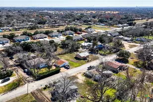 510 Volunteer St, Seguin, TX 78155 - Photo 19