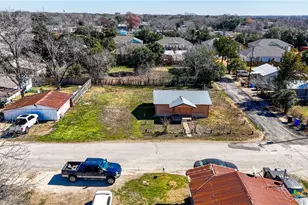510 Volunteer St, Seguin, TX 78155 - Photo 3