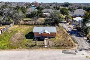 510 Volunteer St, Seguin, TX 78155 - Photo 17