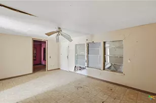 510 Volunteer St, Seguin, TX 78155 - Photo 13