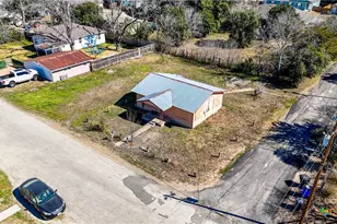 510 Volunteer St, Seguin, TX 78155 - Photo 1