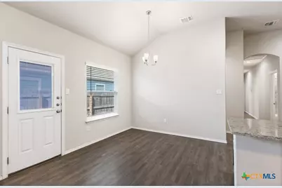 636 Heathers Way, Seguin, TX 78155 - Photo 9