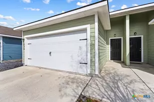 636 Heathers Wy, Seguin, TX 78155 - Photo 3