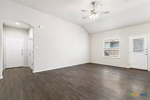 636 Heathers Wy, Seguin, TX 78155 - Photo 7