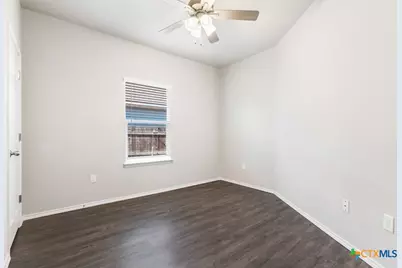 636 Heathers Way, Seguin, TX 78155 - Photo 17