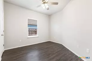 636 Heathers Wy, Seguin, TX 78155 - Photo 17