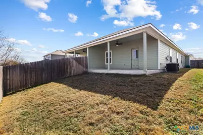 636 Heathers Way, Seguin, TX 78155 - Photo 25