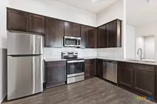 636 Heathers Wy, Seguin, TX 78155 - Photo 11