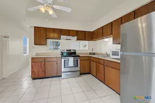 807 Sturgeon St, San Marcos, TX 78666 - Photo 7