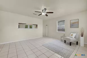 807 Sturgeon St, San Marcos, TX 78666 - Photo 5