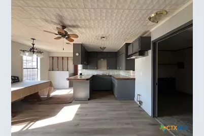 407 Bois D' Arc, Edna, TX 77957 - Photo 11