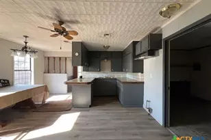 407 Bois D' Arc, Edna, TX 77957 - Photo 11